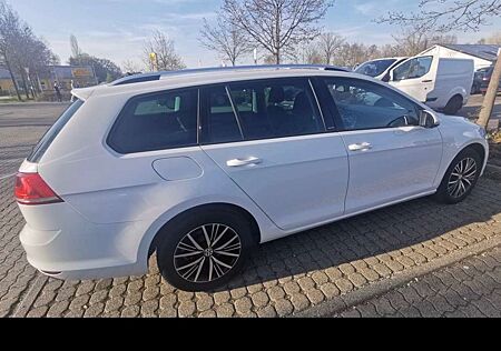 VW Golf Variant Volkswagen 1.2 TSI BlueMotion Technology Allstar