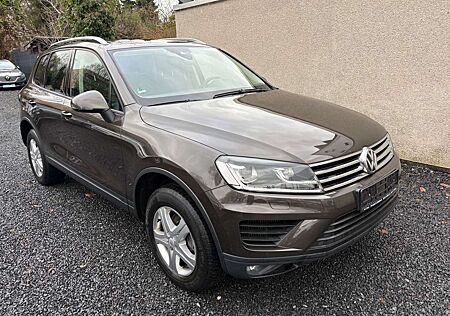 VW Touareg Volkswagen V6 3,0 TDI /Automatik,Navi,Panod,Leder,