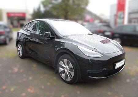 Tesla Model Y Long Range Dual AWD Wärmep+AHK+NAV+Temp.