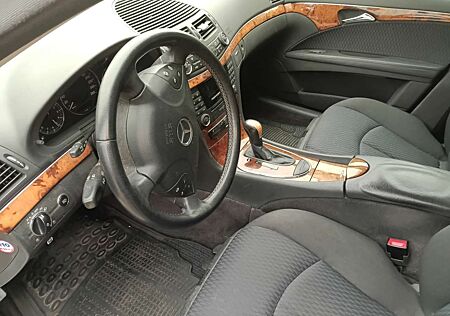 Mercedes-Benz E 200 Kompressor Automatik Elegance
