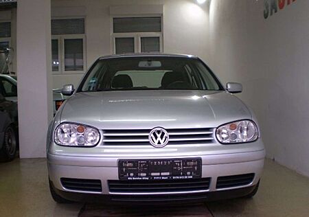 VW Golf Volkswagen 1.6 / Euro 4 / Klimaautomatik / 5 Türig..