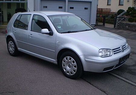 VW Golf Volkswagen 1.6 / Euro 4 / Klimaautomatik / 5 Türig..