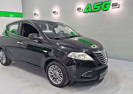 Lancia Ypsilon Gold - PDC / Klima / Bluetooth