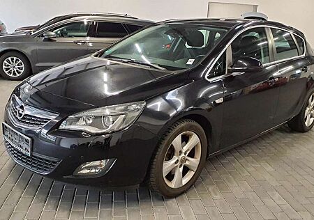 Opel Astra J 1,6 Sport Navi/Bi-Xenon/SHZ/PDC/Tempomat