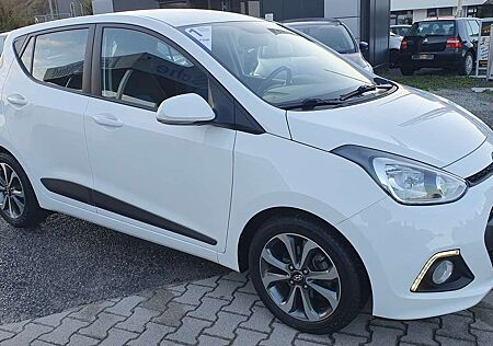 Hyundai i10 FIFA World Cup Edition 1,2 / Bremsen Neu / Klima