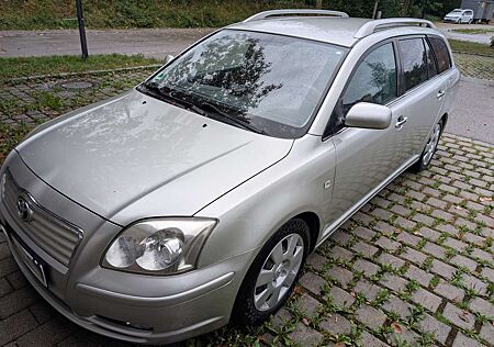 Toyota Avensis 2.0 VVT-i Combi Sol