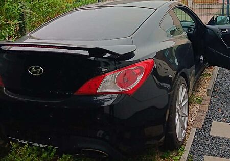 Hyundai Genesis Coupe 2.0 T