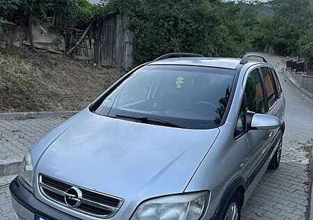 Opel Zafira 2.2 DTI Edition