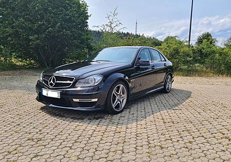 Mercedes-Benz C 63 AMG AMG SPEEDSHIFT MCT AMG Performance Packag