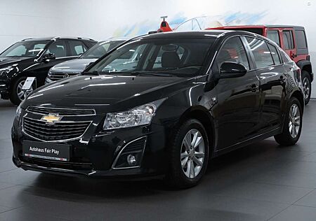 Chevrolet Cruze Hatchback LT + / NAVI/UNFALLFREI !