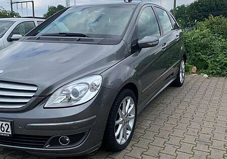 Mercedes-Benz B 200 CDI Automatisch Special Edition +Klima und Tempoma