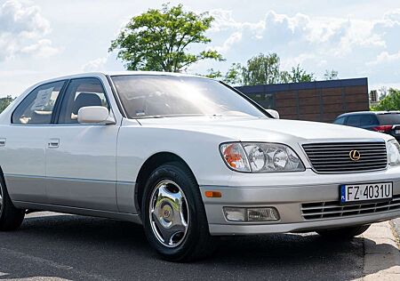 Lexus LS 600 LS 400 LS 400