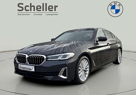 BMW 520 d xDrive A Luxury Line Head-Up DAB LED WLAN