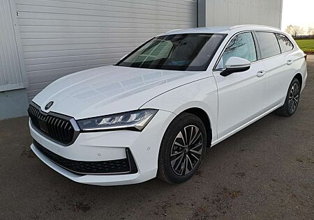 Skoda Superb 2.0 TDI DSG 4x4 Selection AHK 360 Head Up Pano