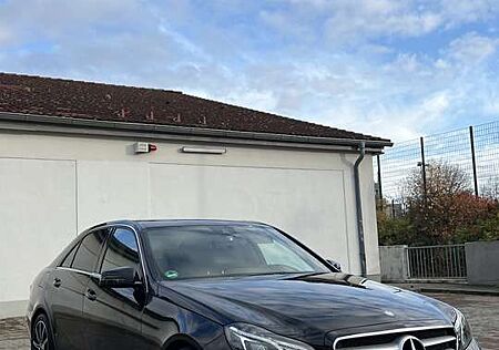 Mercedes-Benz E 220 CDI 7G-TRONIC