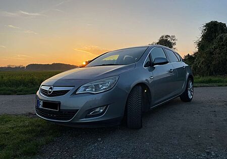 Opel Astra 1.6 Cosmo 2.Hd Leder 18“Alu