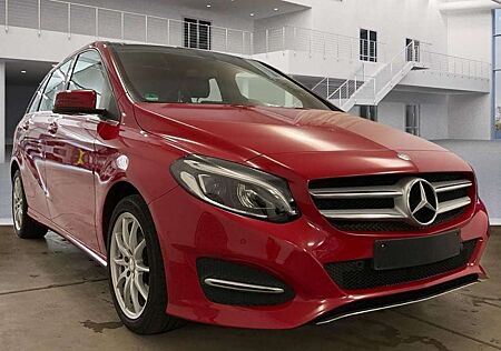 Mercedes-Benz B 220 4Matic*1.Hand*Garantie*Panorama*Kamera
