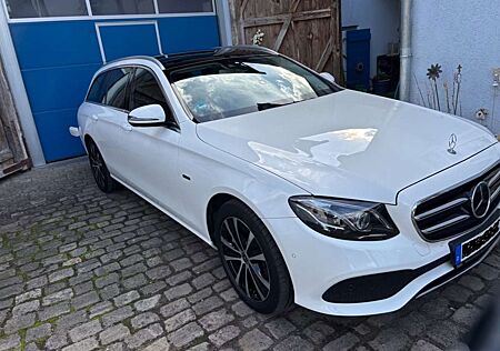Mercedes-Benz E 300 de 4Matic T 9G-TRONIC AMG Line