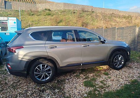 Hyundai Santa Fe Select 2WD 2,0*Navi*Temp.*PDC*Garantie