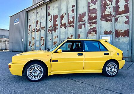 Lancia Delta HF Integrale Sedici Sondermodell "Giallo Ginestra"