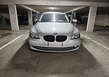 BMW 523i 523