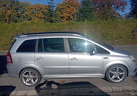 Opel Zafira 2.2 Sport