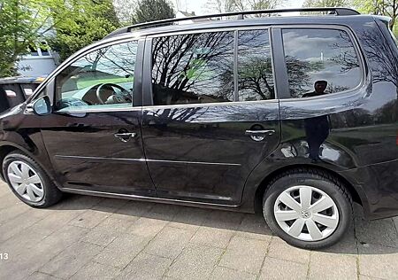 VW Touran Volkswagen 1.6 TDI DPF MATCH