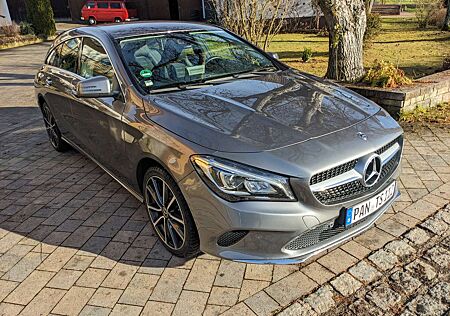Mercedes-Benz CLA 220 CLA Shooting Brake 220 4Matic 7G-DCT Peak Edition