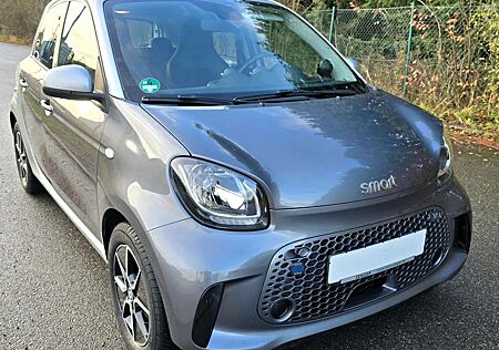 Smart ForFour EQ electric drive! TÜV NEU! 2.Hd.! Navi! SHZ!..