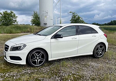 Mercedes-Benz A 180 AMG Line