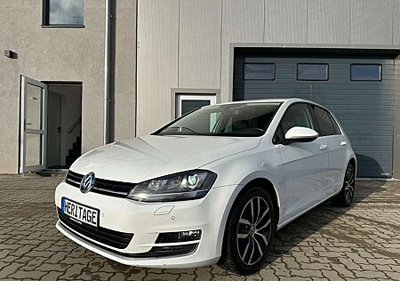 VW Golf Volkswagen VII Lim. Highline BMT/SHZ/PDC/Automatik