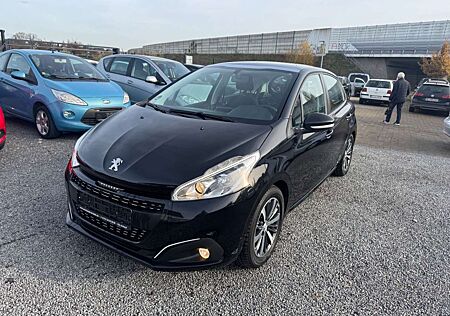 Peugeot 208 Tüv & Zahnriemen Neu Navi Kamera Panorama.