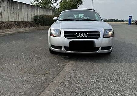 Audi TT 1.8 T Roadster (110kW)