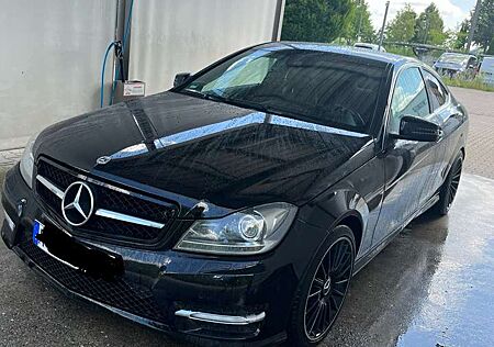 Mercedes-Benz C 180 Coupe (BlueEFFICIENCY)