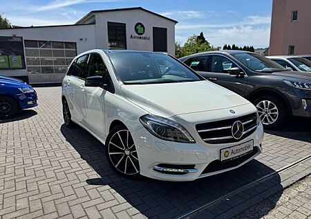 Mercedes-Benz B 200 *NAVI*SHZ*PDC*TEMPO*LED*PANO