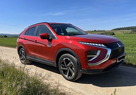 Mitsubishi Eclipse Cross Hybrid 4WD Standheizung Scheckheft Garantie