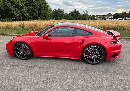 Porsche 992 Turbo Coupé NEUWERTIG 1.Hand DEUTSCH