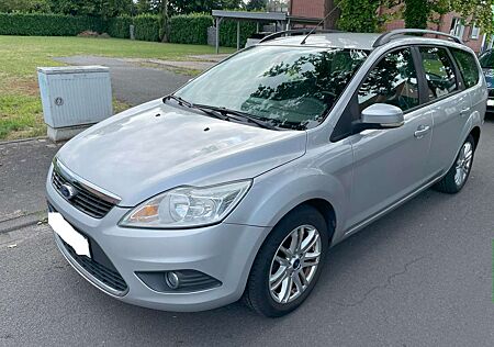 Ford Focus Turnier Turnier 1.6 Ti-VCT Ghia