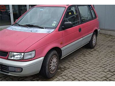 Mitsubishi Space Runner Colours Behindertenumbau