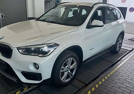 BMW X1 xD 20d aut. ~AHK ~Panorama ~LED ~Kamara ~HUD