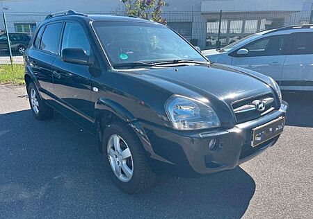 Hyundai Tucson 2.0 CRDi VGT 4x4*Klima*Alu*AHK*TÜV