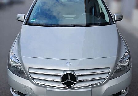 Mercedes-Benz B 180 (BlueEFFICIENCY) 7G-DCT