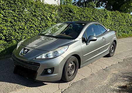 Peugeot 207 CC- EURO-TÜV-KLIMA-LEDER-TEMPOMAT-SHZ-