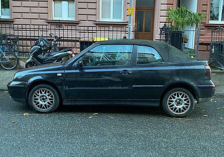 VW Golf Cabriolet Volkswagen Golf Cabrio 2.0 Colour Concept