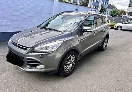 Ford Kuga trend panoramaklima turbolader neu 4x4allrad