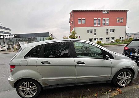 Mercedes-Benz B 200 (245.233)