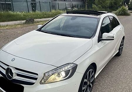 Mercedes-Benz A 180 2Style Edition | Panorama | Automatik | 8x bereift