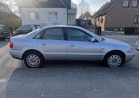 Audi A4 1.6