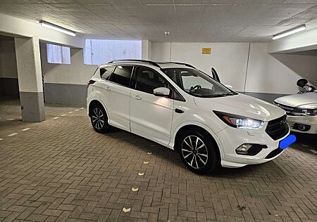 Ford Kuga 1.5 EcoBoost 2x4 ST-Line Pano Kamera Selbstparkend