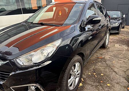 Hyundai ix35 2WD KLIMAAUTO. MULTI. ALU !!!